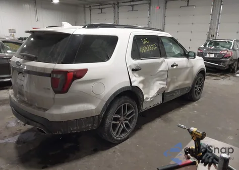 2016 Ford Explorer Sport z USA, uszkodzony, nr VIN 1FM5K8GTXGGA85506